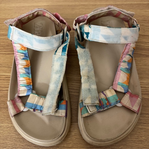 Zara Athletic Sandals Beige and Pastel Colorful Geometric Print Straps 39 (8) - Picture 5 of 9